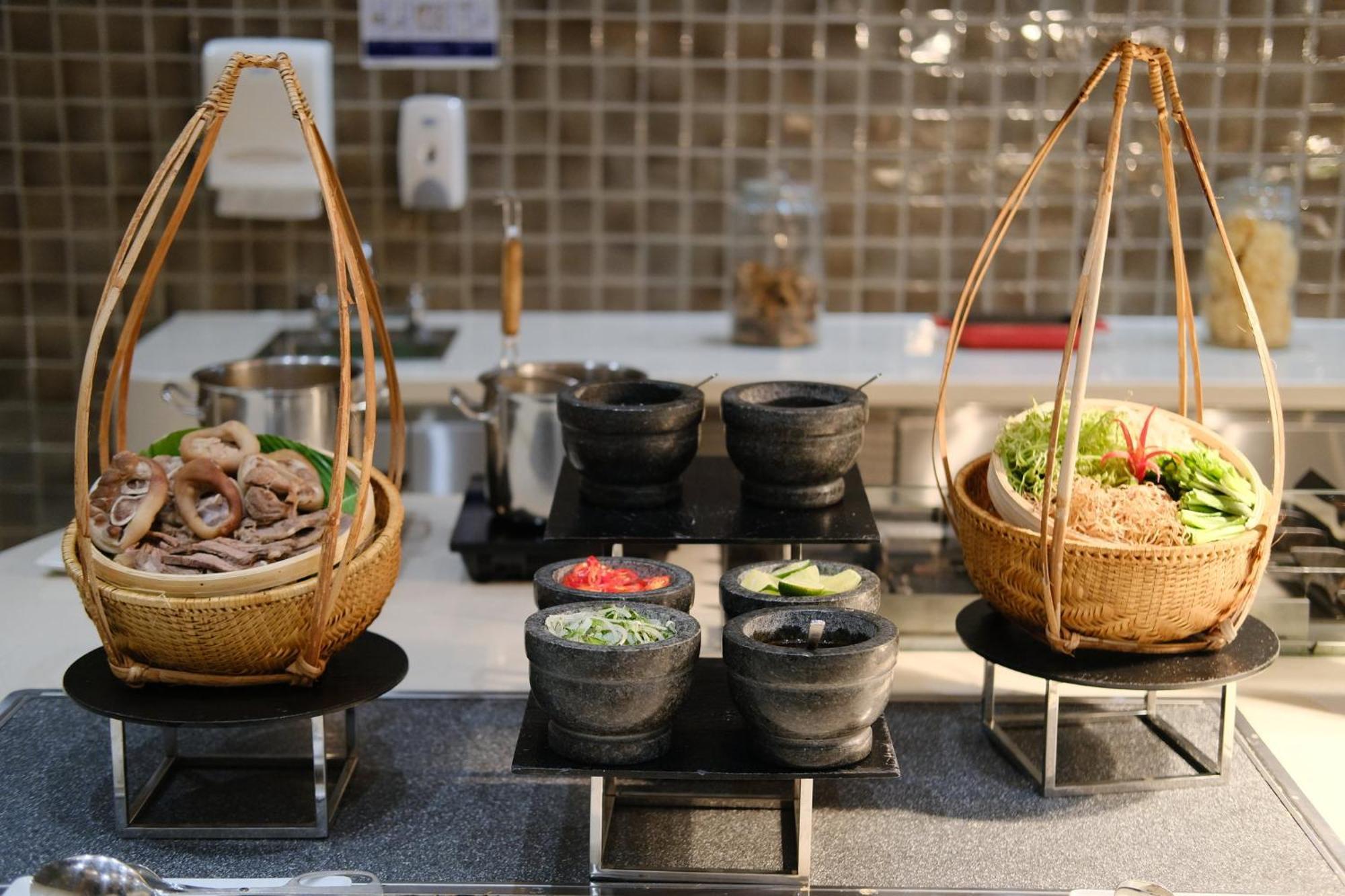 Holiday Inn & Suites Saigon Airport By Ihg Ciudad Ho Chi Minh  Exterior foto